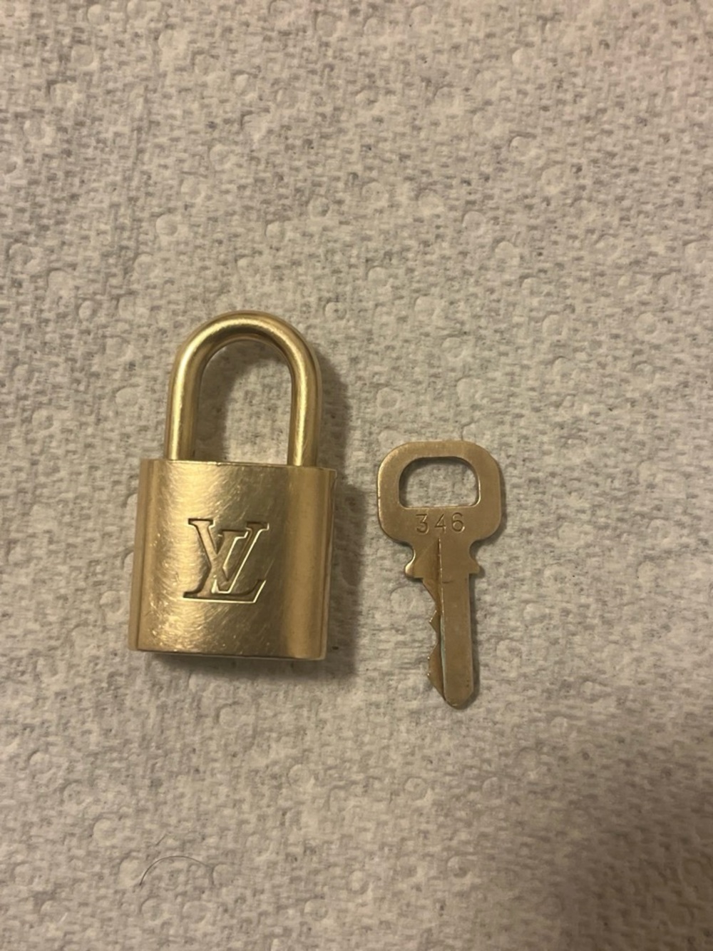 Preowned Louis Vuitton Gold Padlock and Key (346)